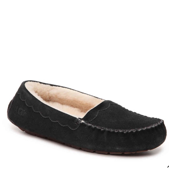 UGG Shoes - New Women’s Ugg Australia Moccasin Slippers Size 6